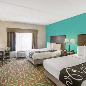 Queen Suite Two Queen Beds Sofabed Non Smoking